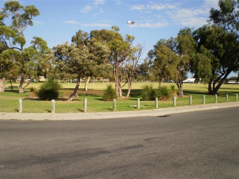 14 Dotterel Way, Yangebup WA 6164