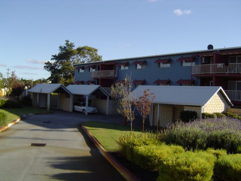 16/21 Disney Road, Parmelia WA 6167