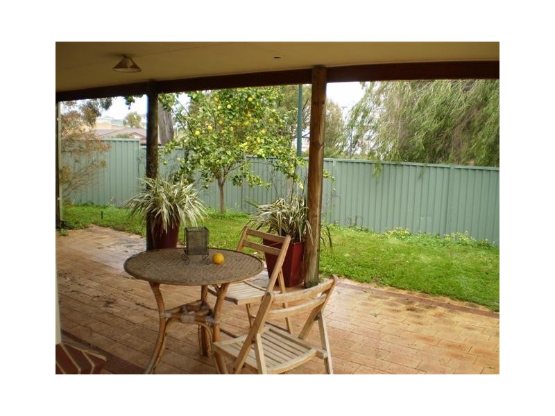 30 Jagoe Loop, Willagee WA 6156