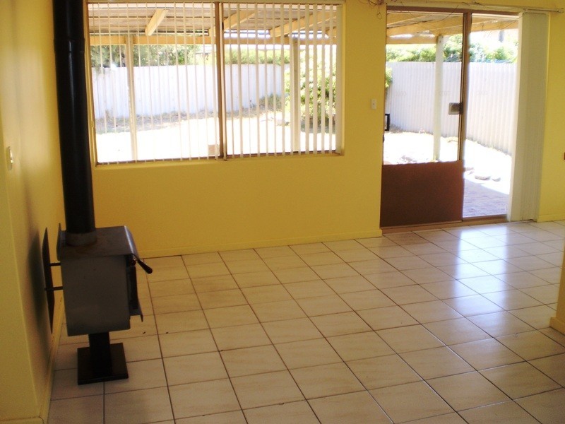 36 Broadwater Gardens, South Lake WA 6164