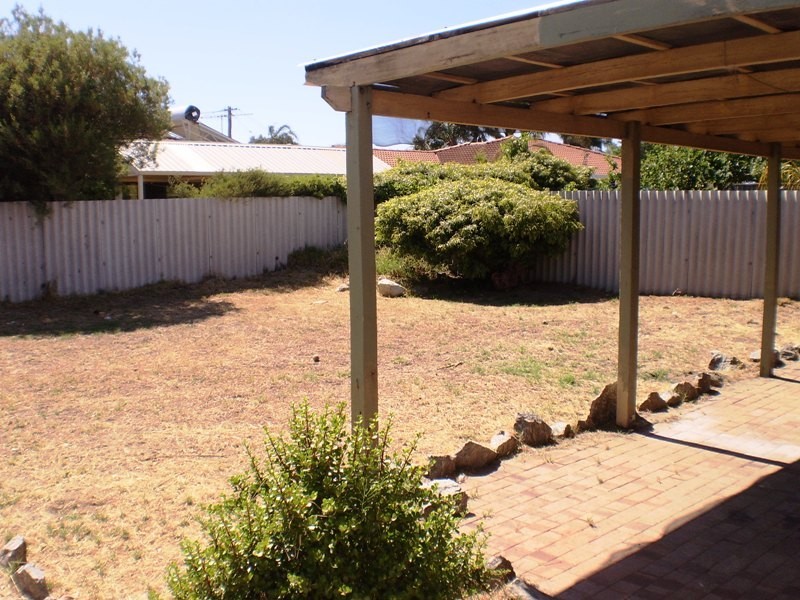 36 Broadwater Gardens, South Lake WA 6164