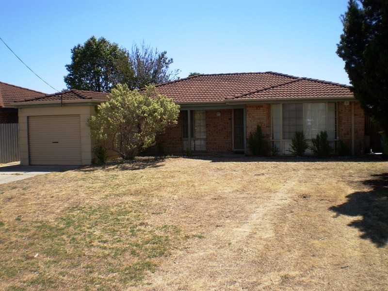 36 Broadwater Gardens, South Lake WA 6164