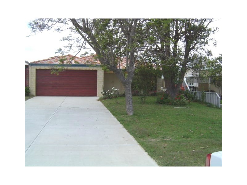 21 Jagoe Loop, Willagee WA 6156