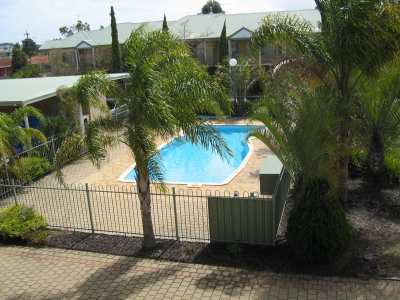 17/ 92-96 Gilbertson Road, Kardinya WA 6163