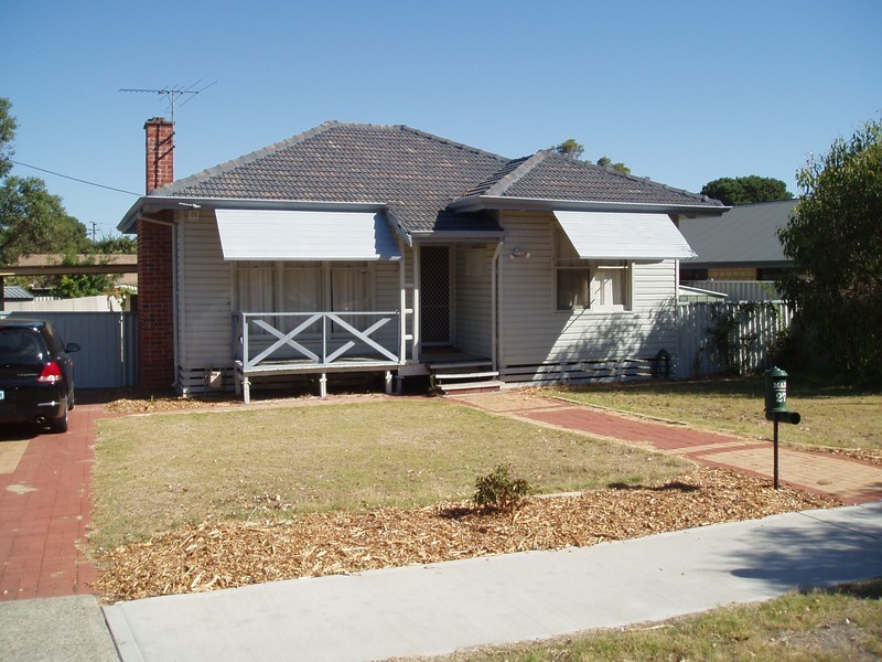 27 Bawdan Street, Willagee WA 6156