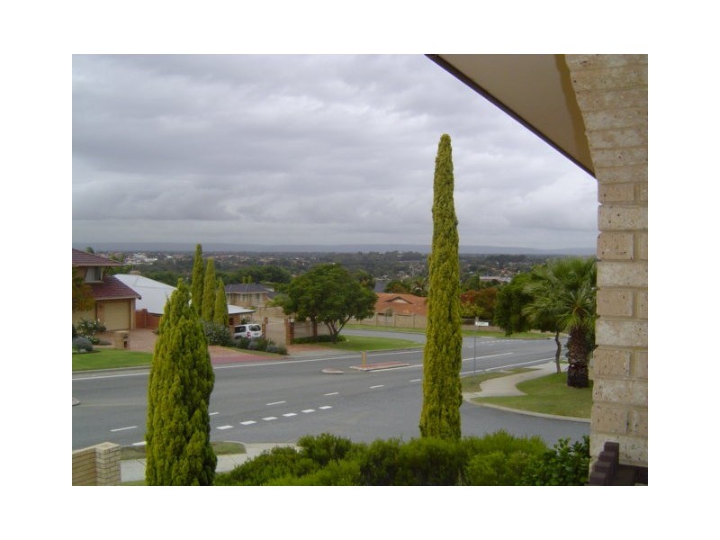 56 LeSouef Drive, Kardinya WA 6163