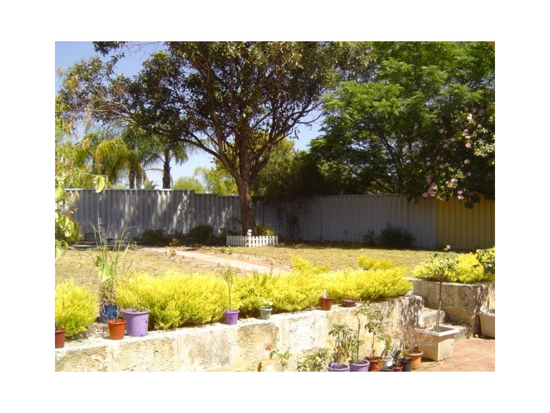 8 Gwenneth Terrace, South Lake WA 6164