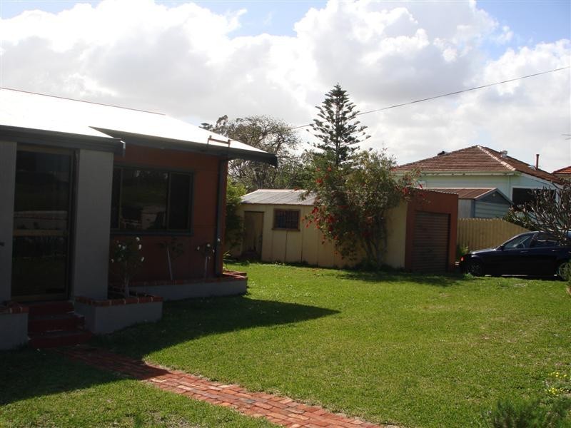 2 Starling Street, Hamilton Hill WA 6163