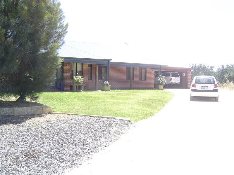 6 Kenby Chase (Cnr. Lyon Road), Wandi WA 6167