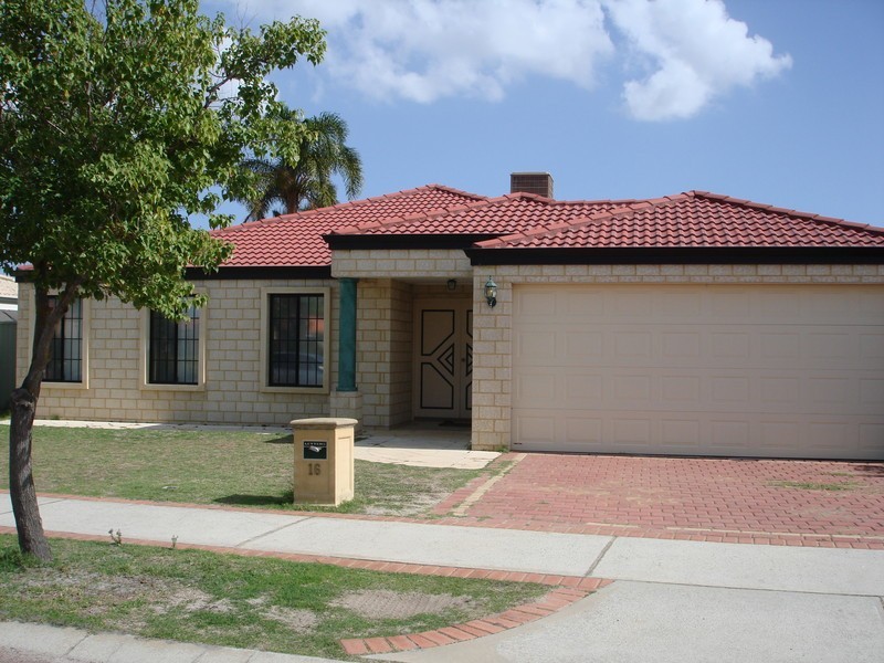 16 FRESHWATER DRIVE, Atwell WA 6164