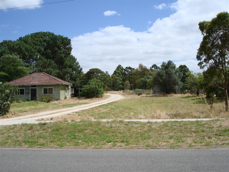 18 Muriel Court, Cockburn Central WA 6164