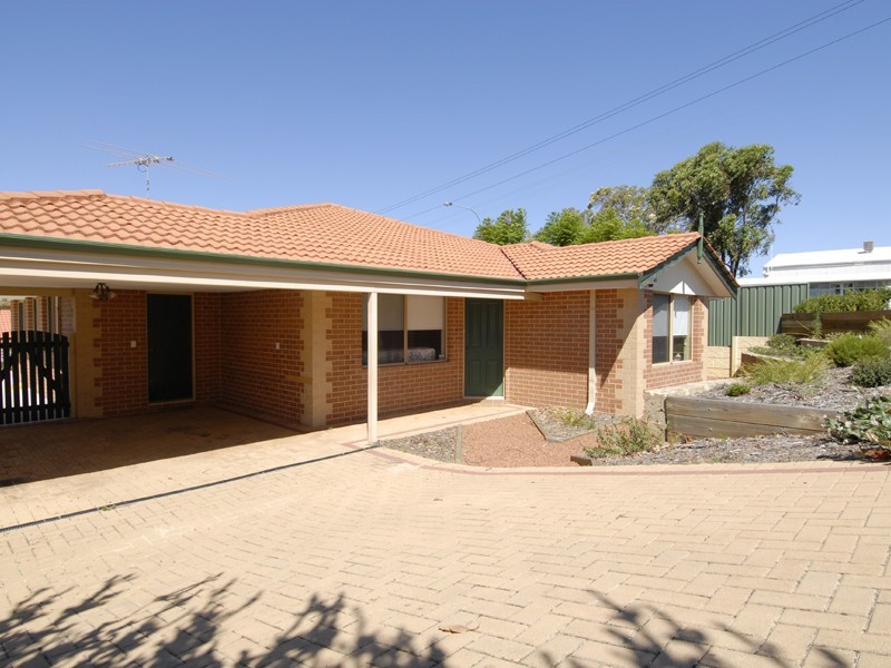37 Norkus Way, Willagee WA 6156