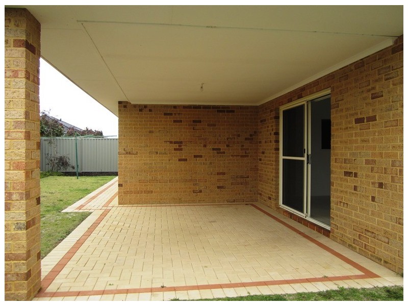 56 Columbia Parkway, Piara Waters WA 6112