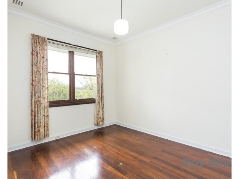 8 Indle Street, Willagee WA 6156