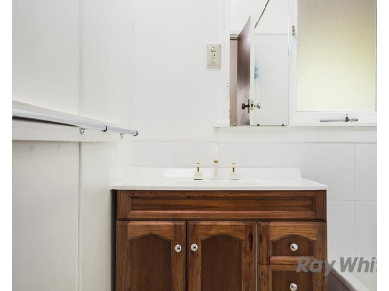 8 Indle Street, Willagee WA 6156