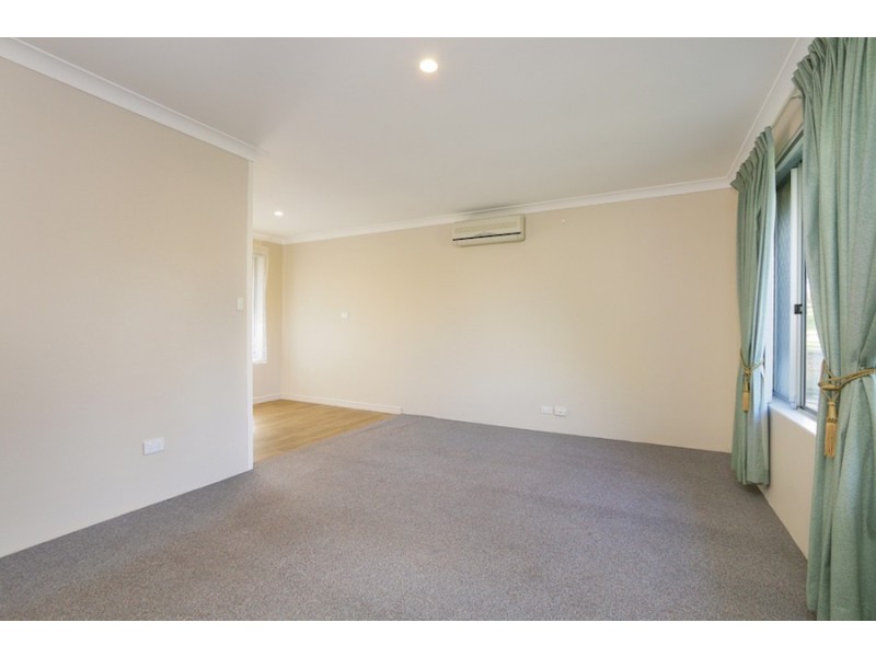 2B Du Maurier Road, North Lake WA 6163