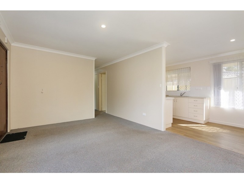 2B Du Maurier Road, North Lake WA 6163