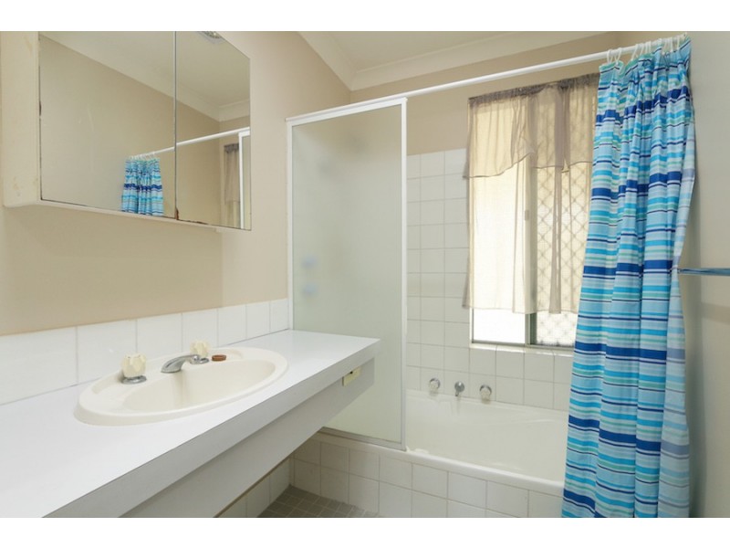 2B Du Maurier Road, North Lake WA 6163