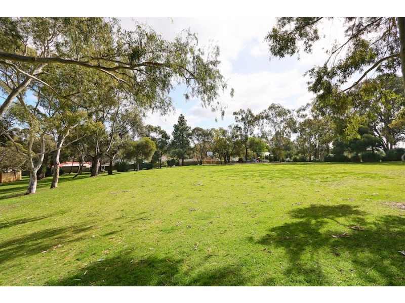 2B Du Maurier Road, North Lake WA 6163