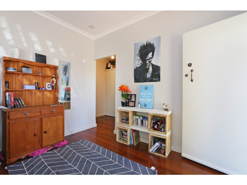 28 Camillo Street, Coolbellup WA 6163