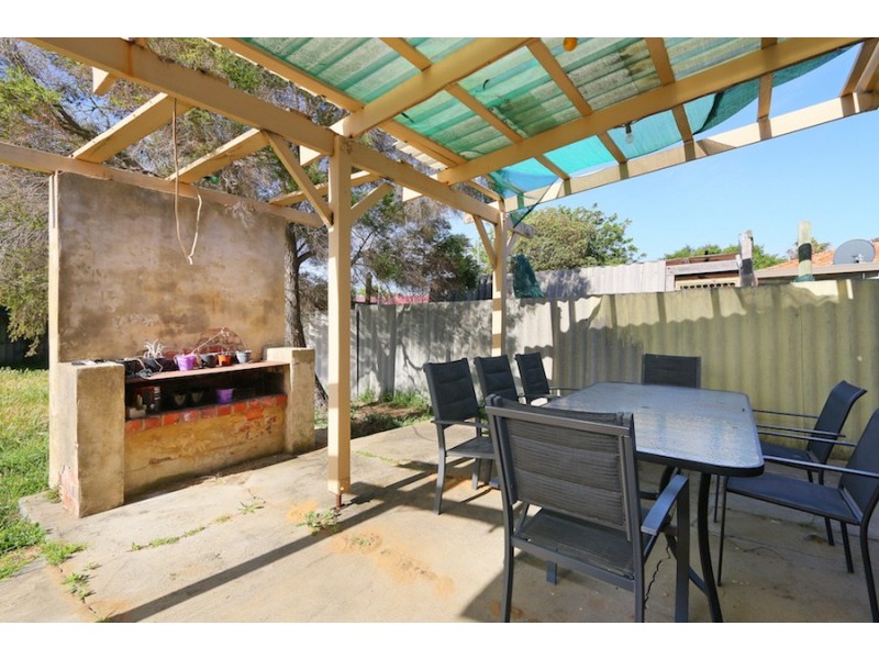 28 Camillo Street, Coolbellup WA 6163