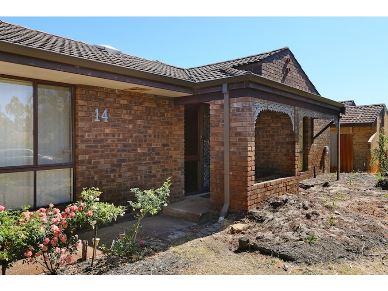 14 Hewison Street, Leeming WA 6149