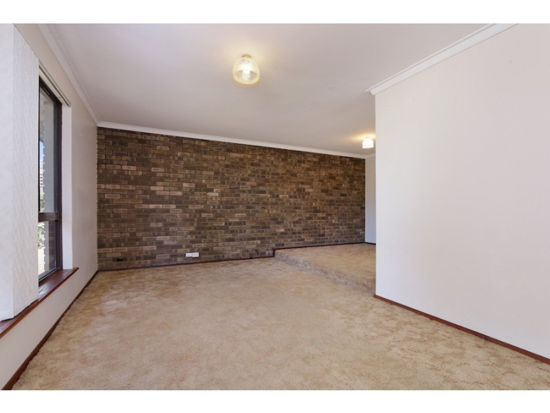 14 Hewison Street, Leeming WA 6149