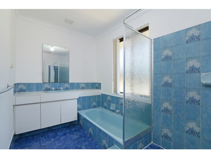 14 Hewison Street, Leeming WA 6149
