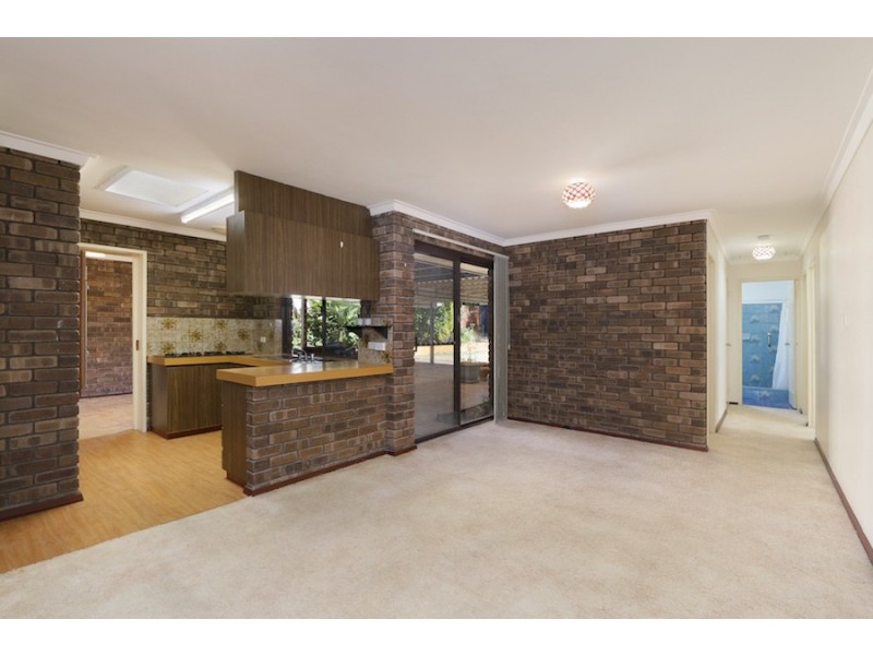 14 Hewison Street, Leeming WA 6149