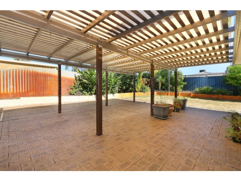 14 Hewison Street, Leeming WA 6149