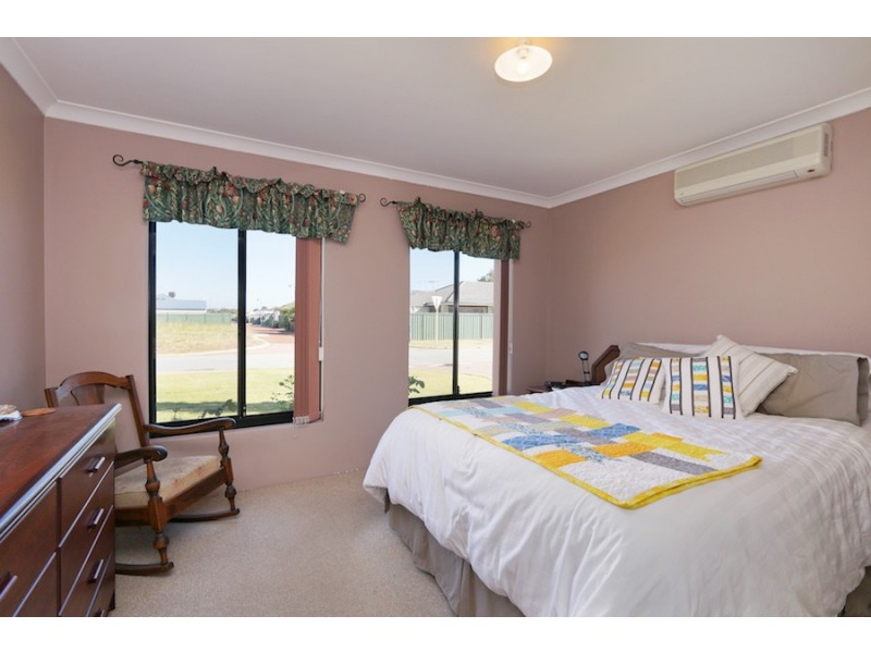 3 dryandra elbow, Atwell WA 6164