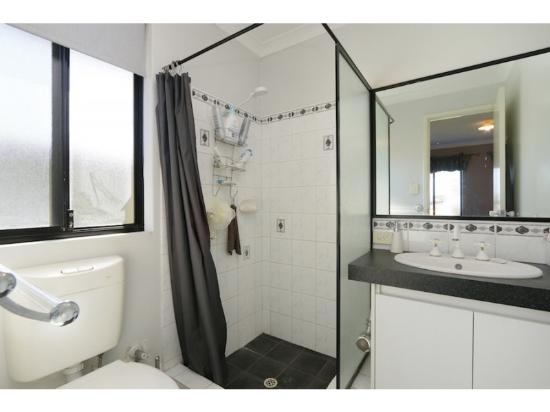 3 dryandra elbow, Atwell WA 6164