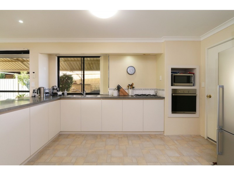 3 dryandra elbow, Atwell WA 6164