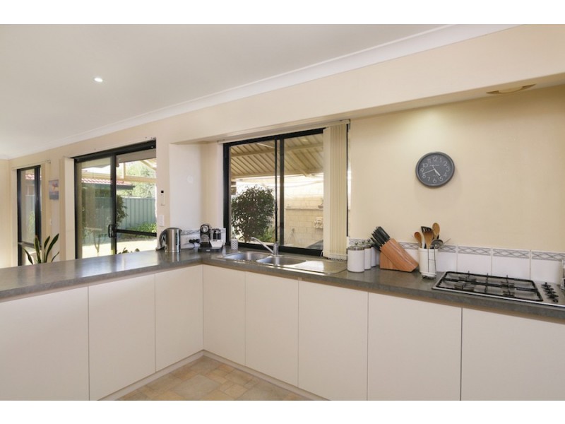 3 dryandra elbow, Atwell WA 6164