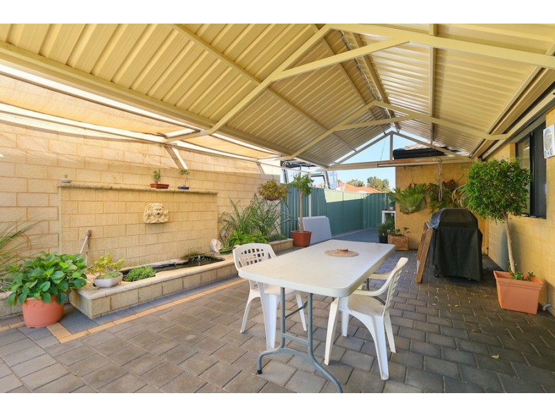 3 dryandra elbow, Atwell WA 6164