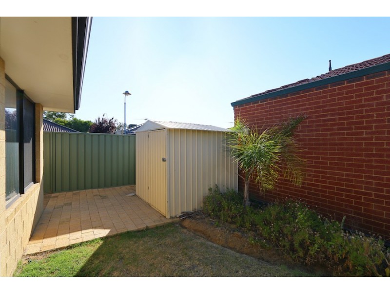 3 dryandra elbow, Atwell WA 6164
