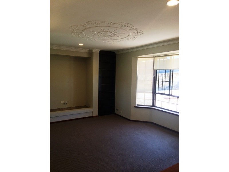 12 Spence Court, Leeming WA 6149