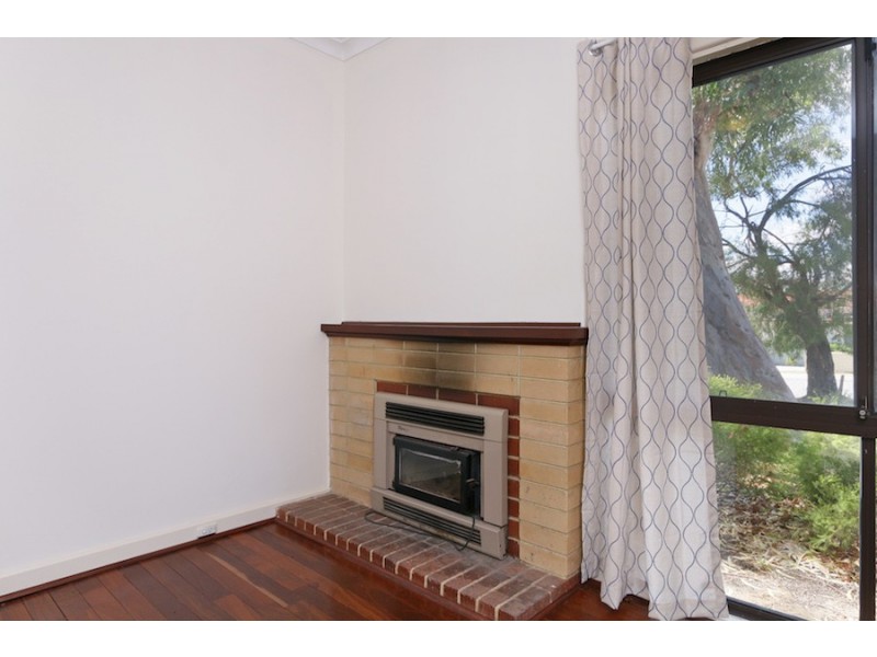 1 Hansen Street, Coolbellup WA 6163