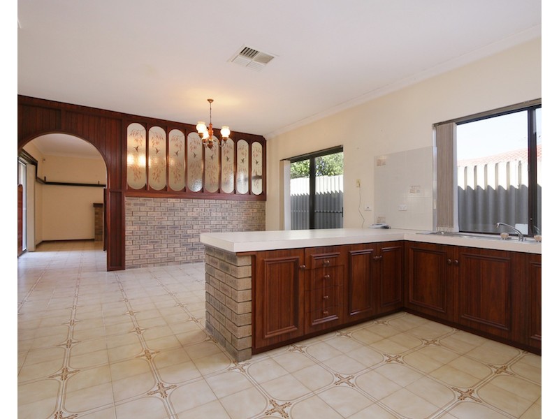 10 McCombe Avenue, Samson WA 6163