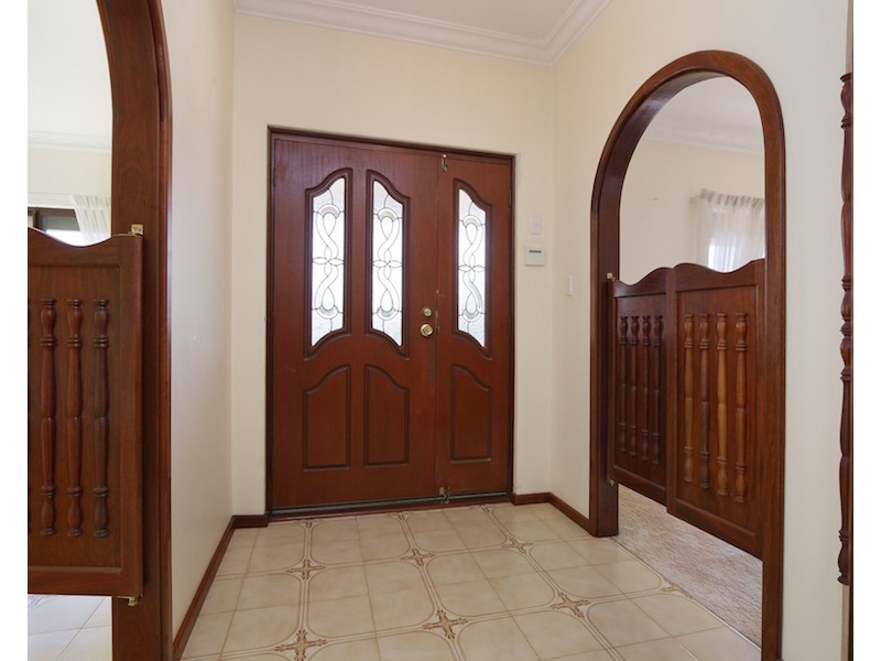 10 McCombe Avenue, Samson WA 6163