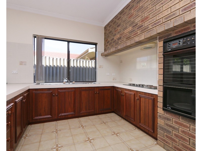 10 McCombe Avenue, Samson WA 6163