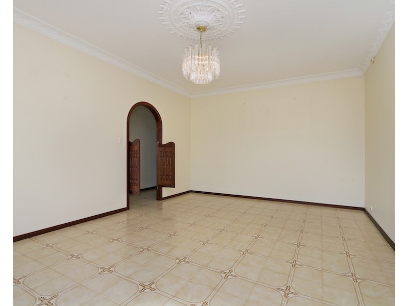 10 McCombe Avenue, Samson WA 6163