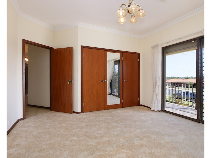 10 McCombe Avenue, Samson WA 6163