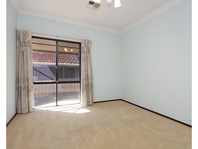 10 McCombe Avenue, Samson WA 6163