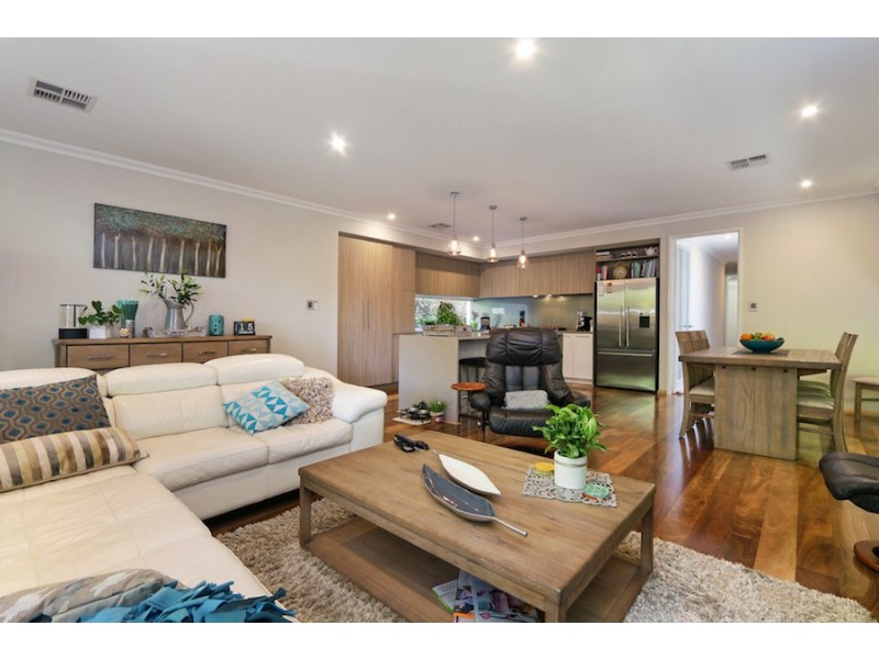 10A Walker Court, Kardinya WA 6163