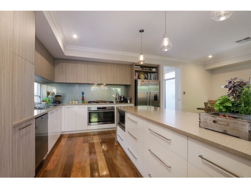 10A Walker Court, Kardinya WA 6163