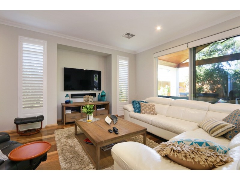 10A Walker Court, Kardinya WA 6163