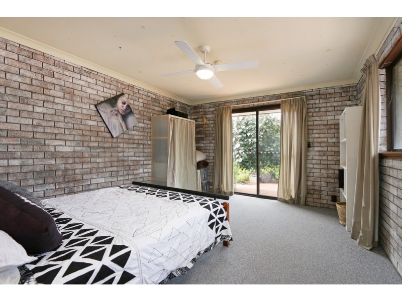 52 McCombe, Samson WA 6163