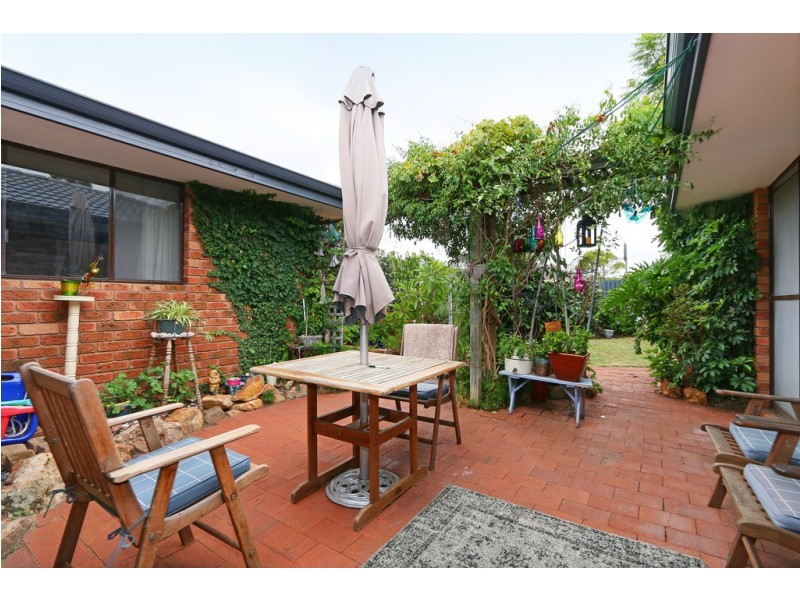 52 McCombe, Samson WA 6163