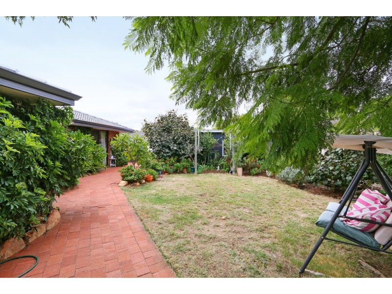52 McCombe, Samson WA 6163